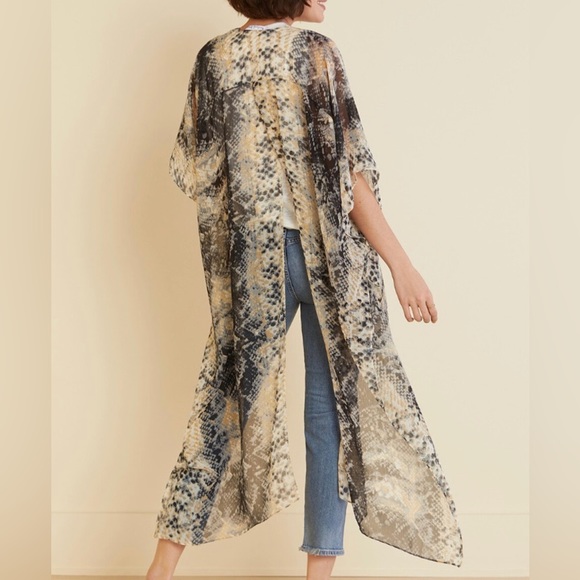 Evereve snakeskin chiffon high low kimono wrap, osfa, bnwt great for all seasons - Picture 3 of 6